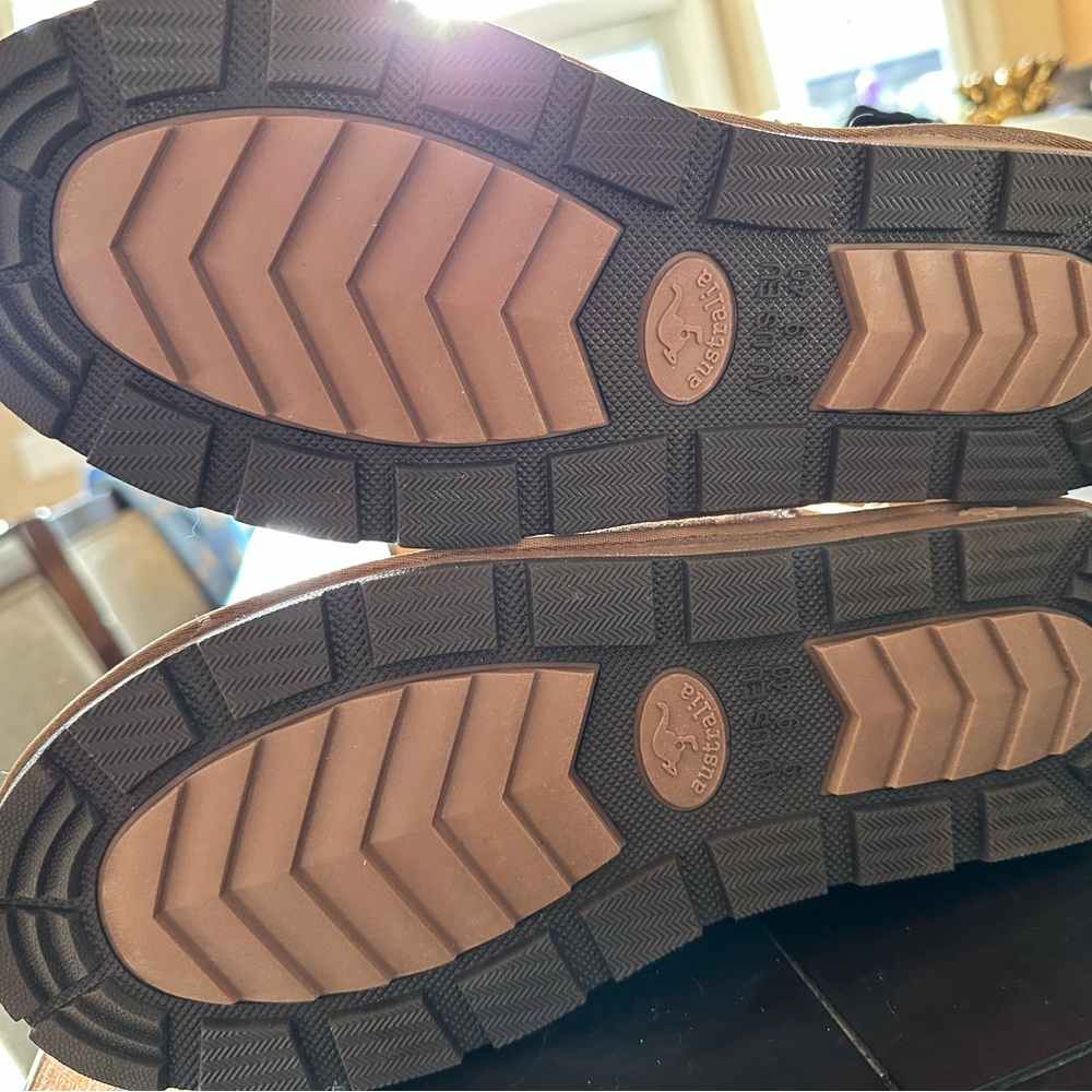 UGG Premium Short Classic Chestnut Boots - Picture 4 of 13